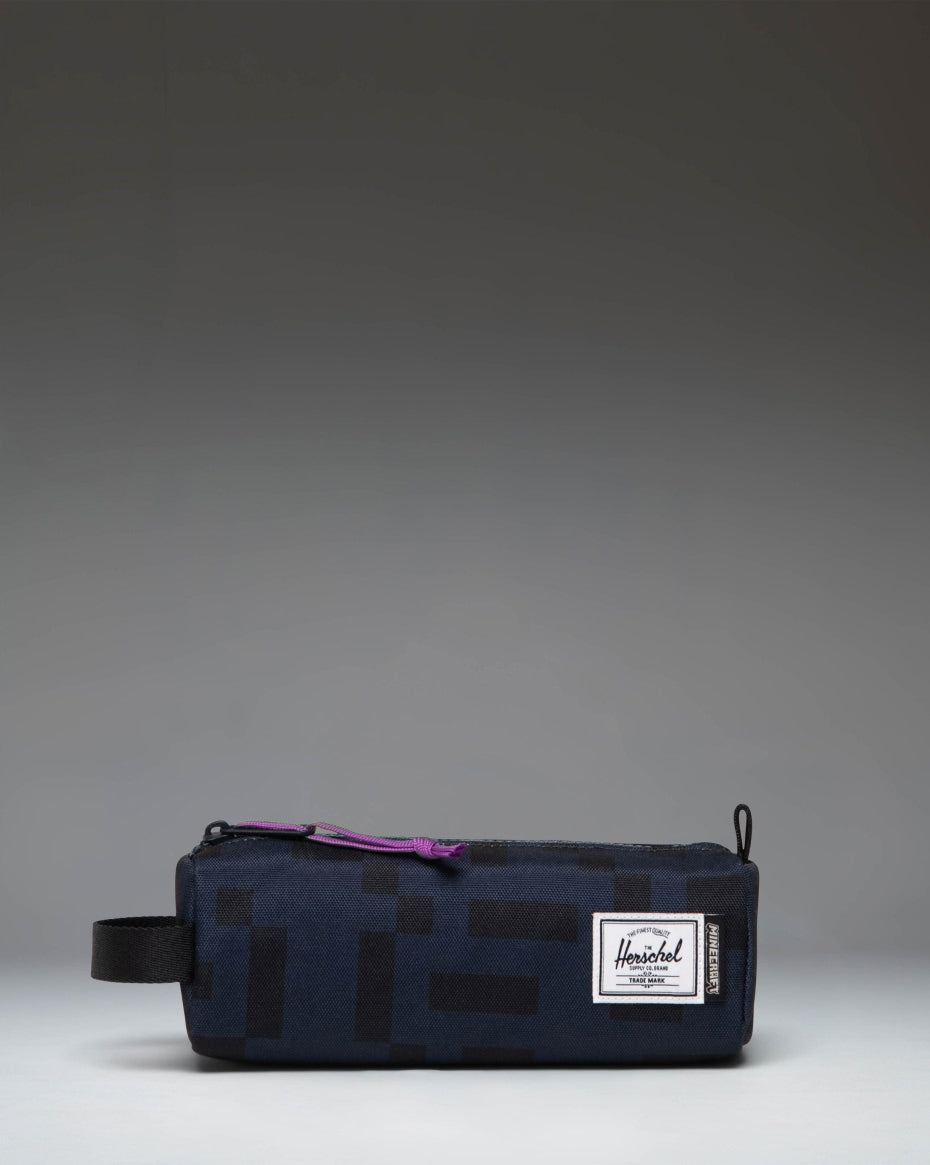herschel-supply-x-minecraft-settlement-pencil-case-little-herschel-trousse-enfan image 2